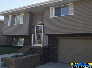 902 Evergreen Ave, Bellevue, NE 68005