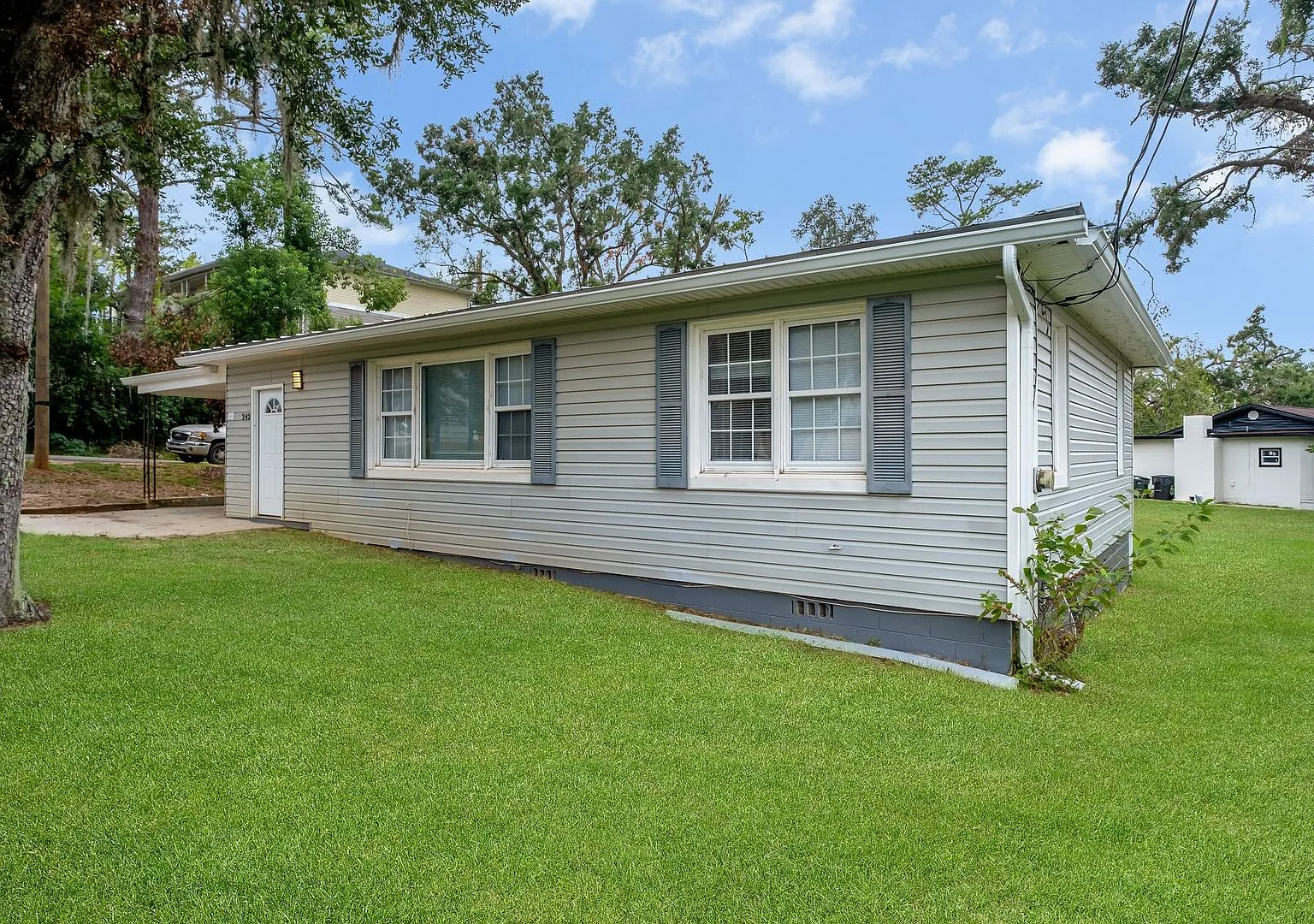 Renovated 4/3 House Near FSU! Move In Today! — Photo 1