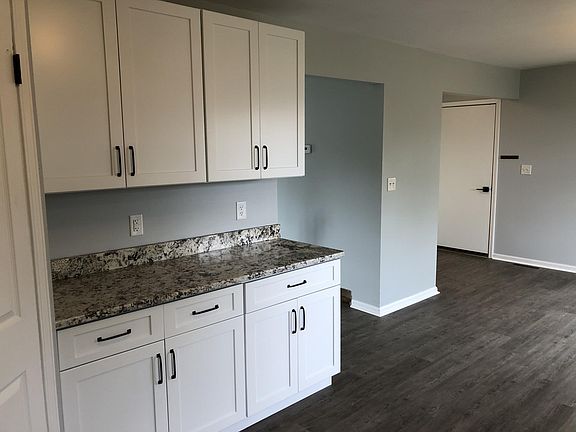 5th image of 8571 Bayview Dr