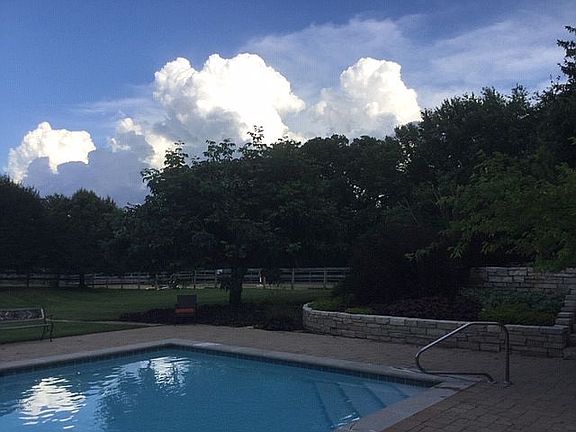 5th image of 1 Hickory Ln
