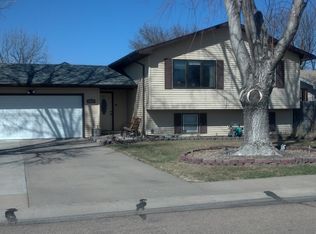 1015 Hackberry Rd, North Platte, NE 69101