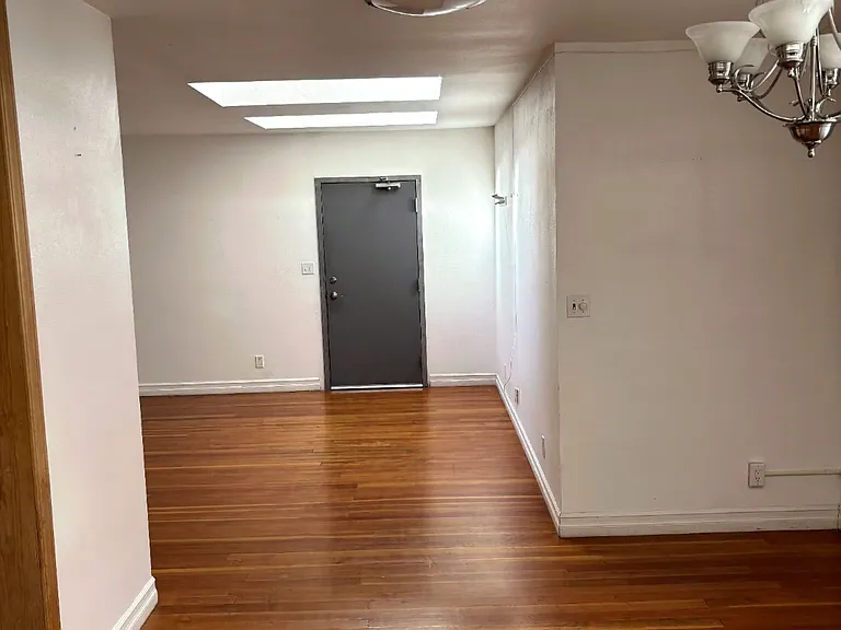 400 E Main St #1 — Photo 8