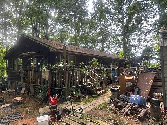 2nd image of 15 Hummingbird Ln