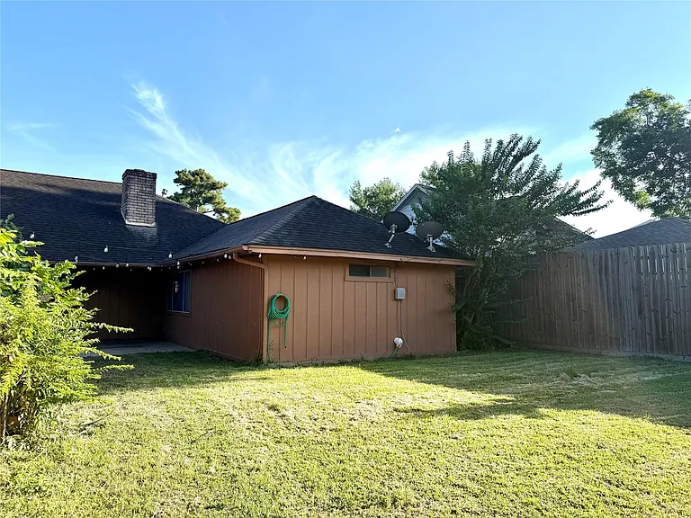 9002 Sabastian Dr — Photo 28