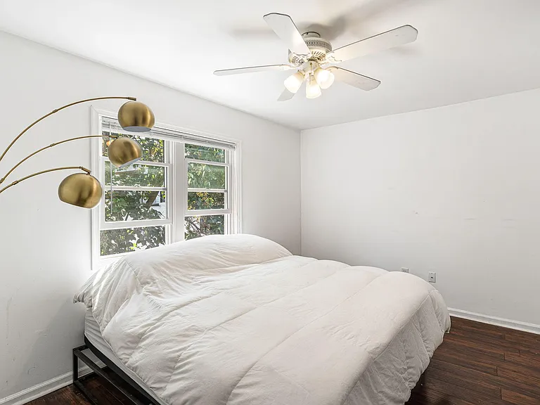208 W Wildey St — Photo 24