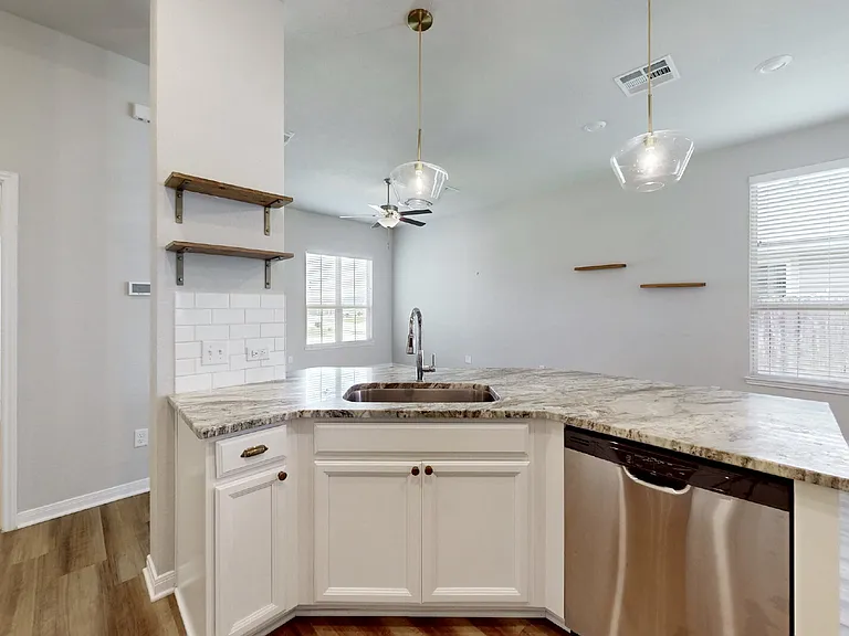 2030 Kathryn Dr — Photo 11
