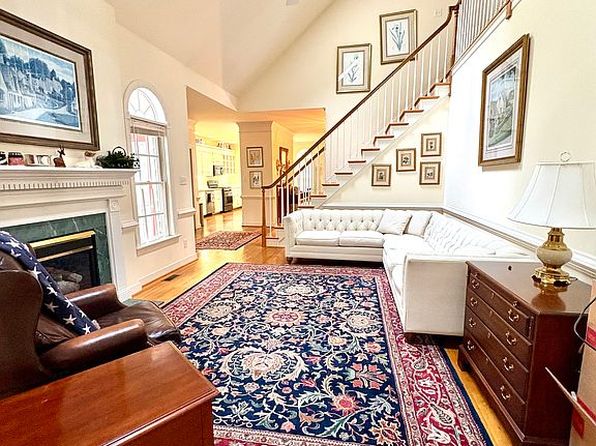 127 W Ropp Rd