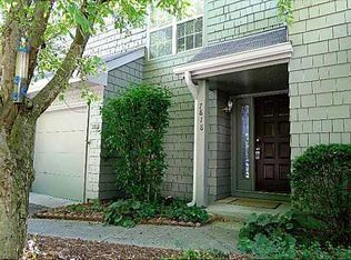 7818 Harbour Isle, Indianapolis, IN 46240