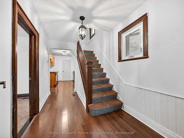 483 Woolwich St — Photo 8