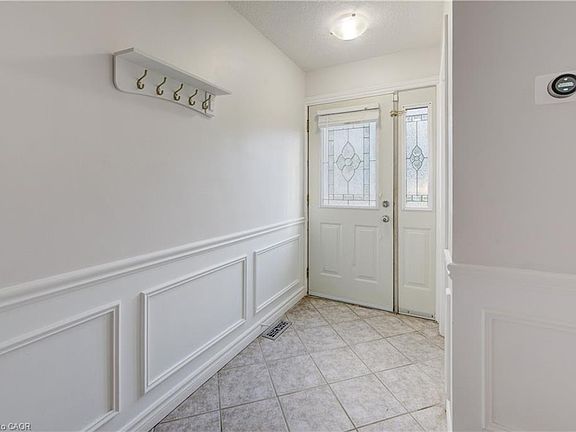 3rd image of 217 Southwood Dr