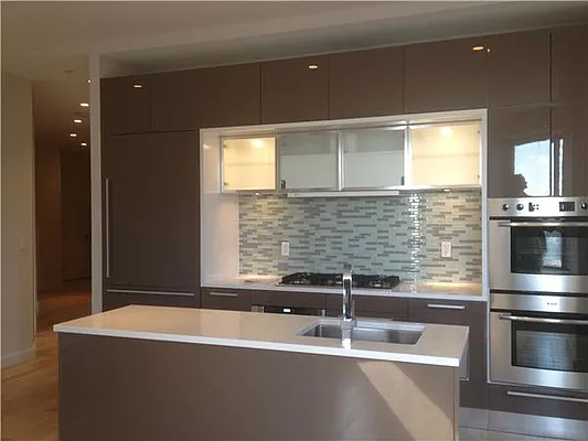 Rented by R New York | media 24