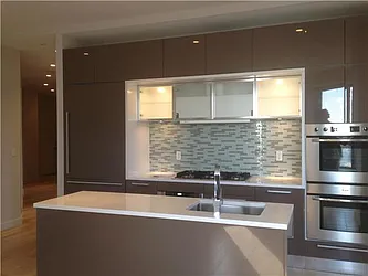 Rented by R New York