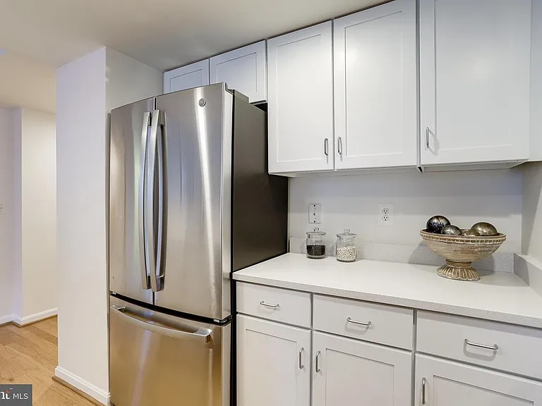 2220 Fairfax Dr #803 — Photo 15