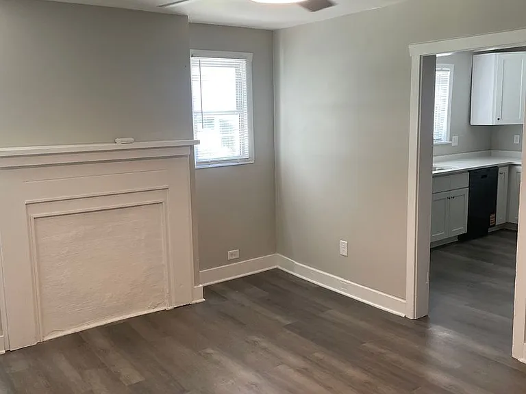 1002 Cayuga St — Photo 2