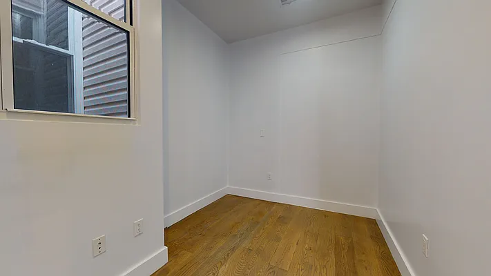 Rented by Bond New York | media 22