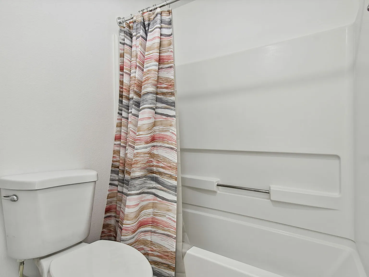 3 bed, 1222 sqft, $1,595 — Photo 4