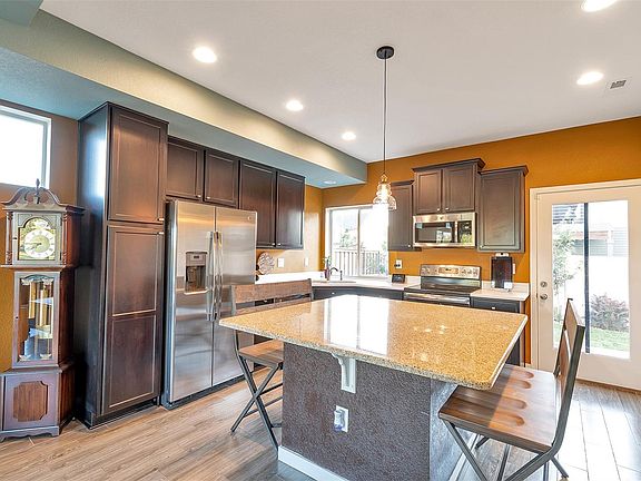 3rd image of 4828 N Halifax Ct