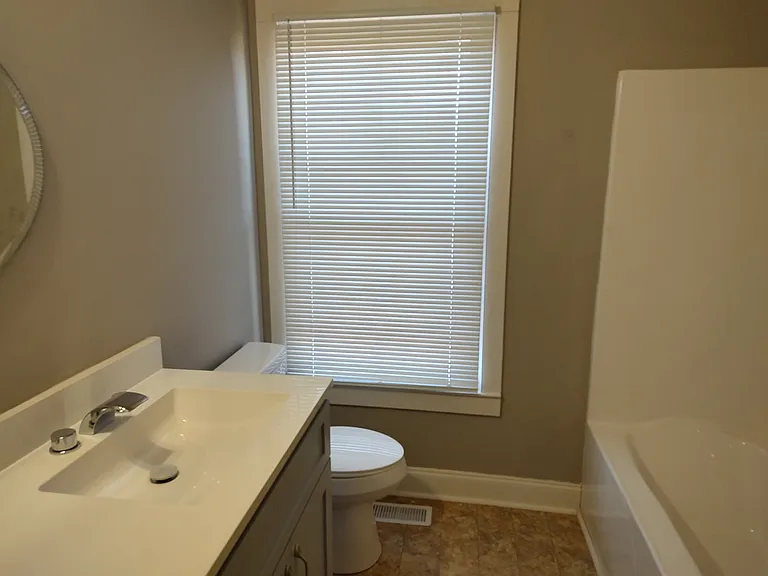 10 Stephenson Ave #A — Photo 7