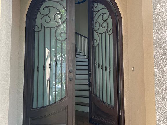 2nd image of 2021 Ashton Ave
