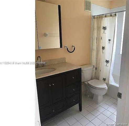 8918 W Flagler St — Photo 4