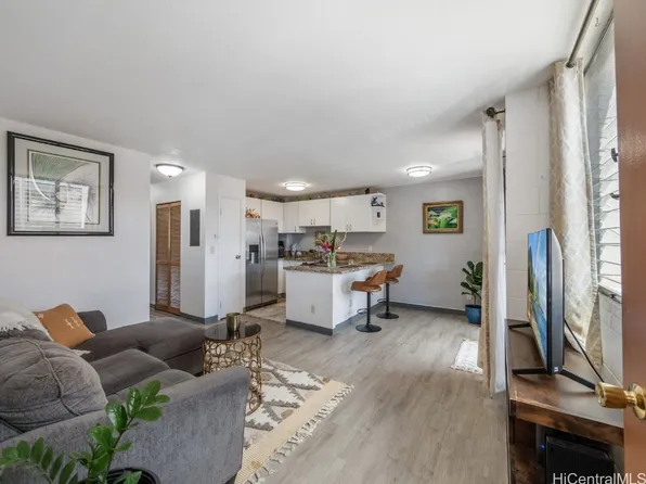 1103 Acacia Rd APT 202, Pearl City, HI 96782