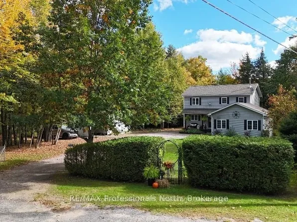 1057 Suburban Ct, West Guilford, ON K0M 1S0