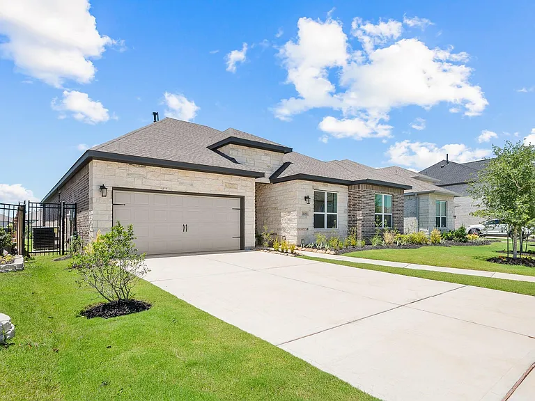 31051 Sun Valley Dr — Photo 2