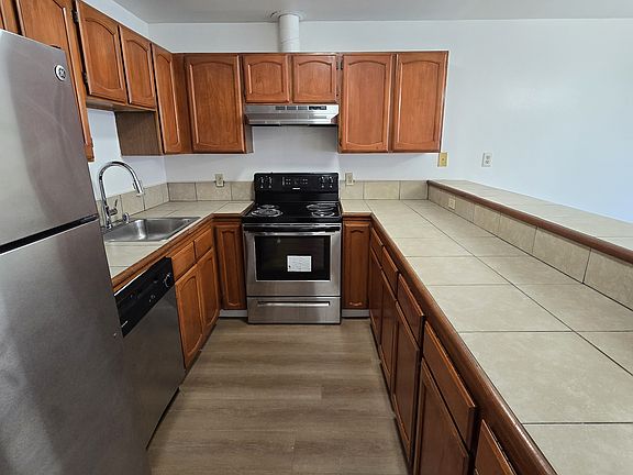 4th image of 1455 Hawes St #3