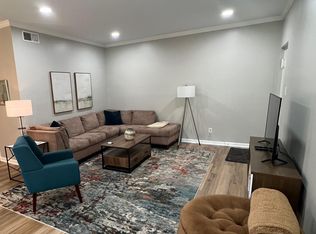 6C Fountain View Cir, Greensboro, NC 27405