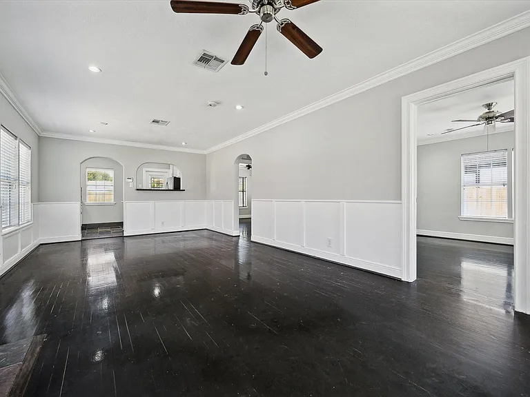 2912 Cetti St — Photo 5