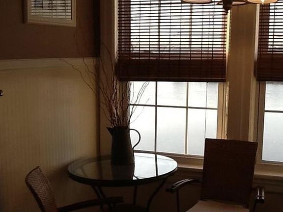 4th image of 39 N Newton Ave