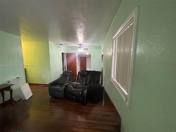 4th image of 3430 SW 89th Ave