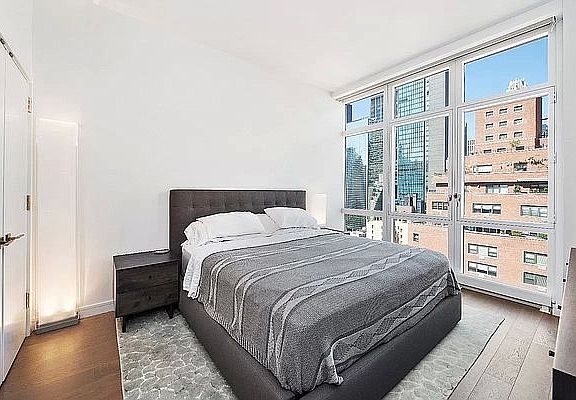 3rd image of 305 E 51st St #17C