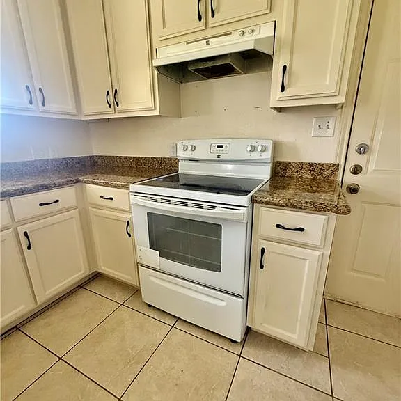 1002 Burney St — Photo 8