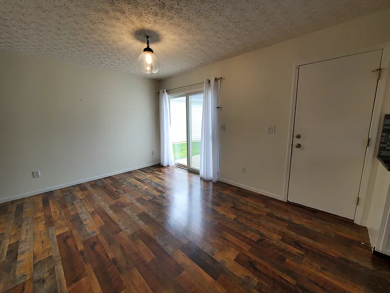 1505 Sarin St — Photo 20