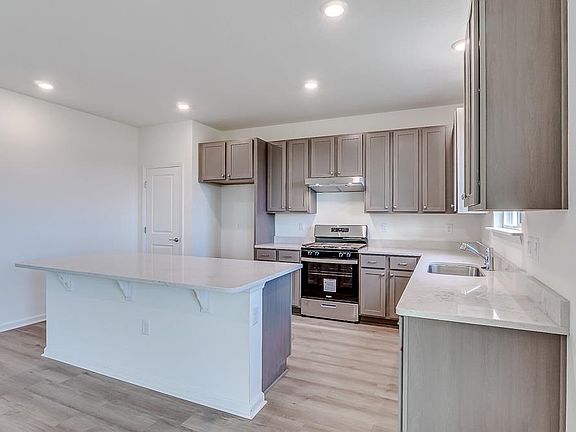 5th image of 85 Santos Ln