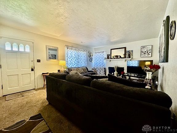 5th image of 220 E Sunrise Ave