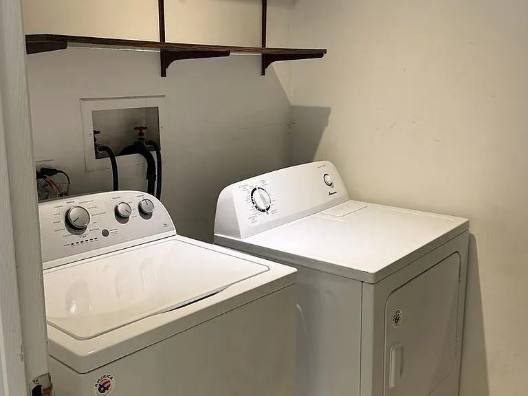 5S470 Scots Dr #D — Photo 12