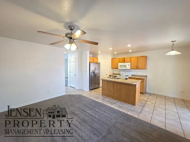 3155 S Hidden Valley Dr #105 — Photo 6