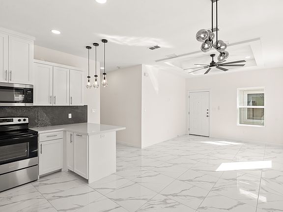 2nd image of 504 N Emerald Ave #2