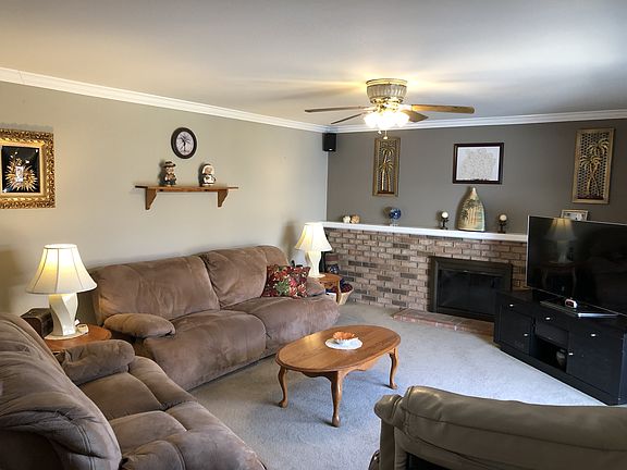 4th image of 2468 Claremont Pl