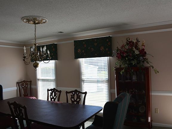 3rd image of 355 Mysen Dr