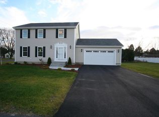 2 Aubin St, Seekonk, MA 02771