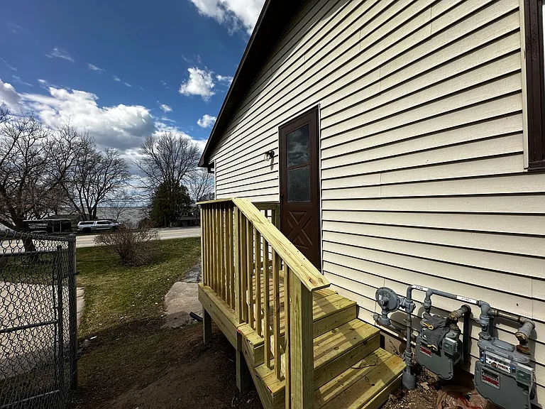 2746 Nicolet Dr — Photo 35