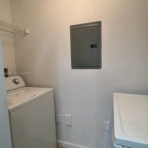 2304 Myrtlewood Cir E #304 — Photo 8