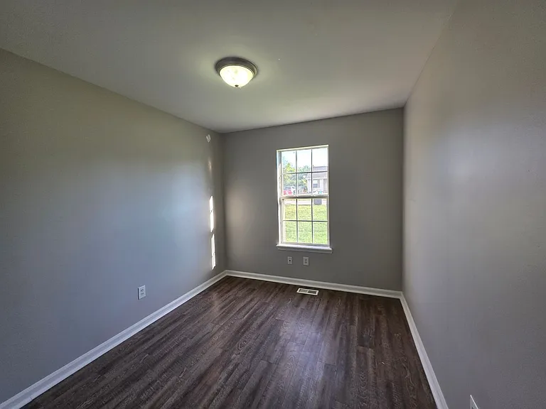 704 Carbondale Dr — Photo 11