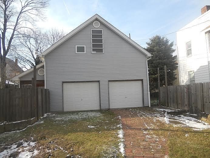 2nd image of 30 Whitney Ave S