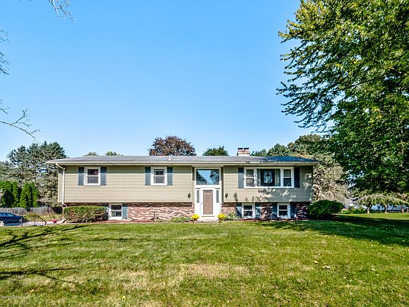 3rd image of 8141 Land O Lakes Dr