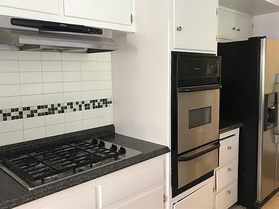 3rd image of 1113 W El Camino Ave