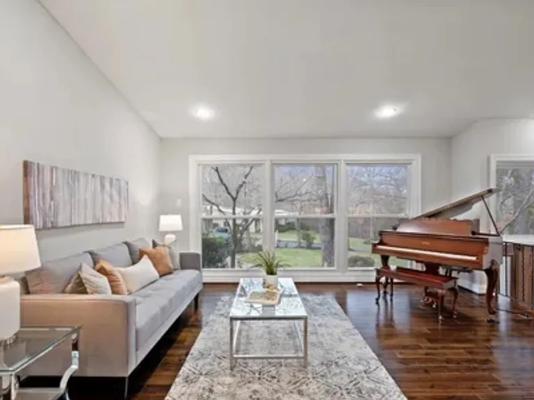 3711 Spicewood Dr — Photo 8